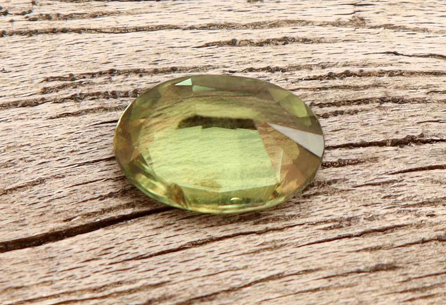 Beautiful natural green Teal Sapphire oval cut shape faceted loose gemstone 0.89 Carat for jewelry making, September birthstone