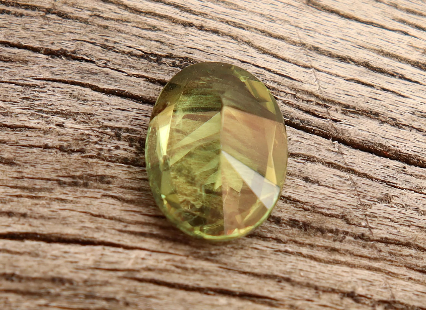Beautiful natural green Teal Sapphire oval cut shape faceted loose gemstone 0.89 Carat for jewelry making, September birthstone