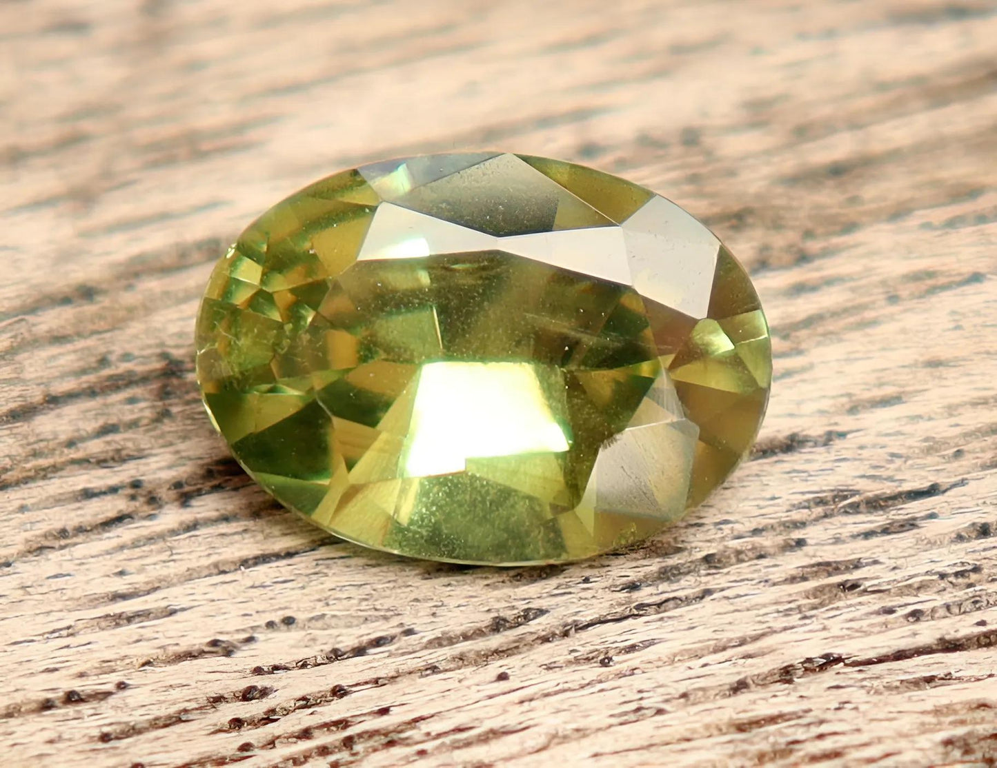Beautiful natural green Teal Sapphire oval cut shape faceted loose gemstone 0.89 Carat for jewelry making, September birthstone