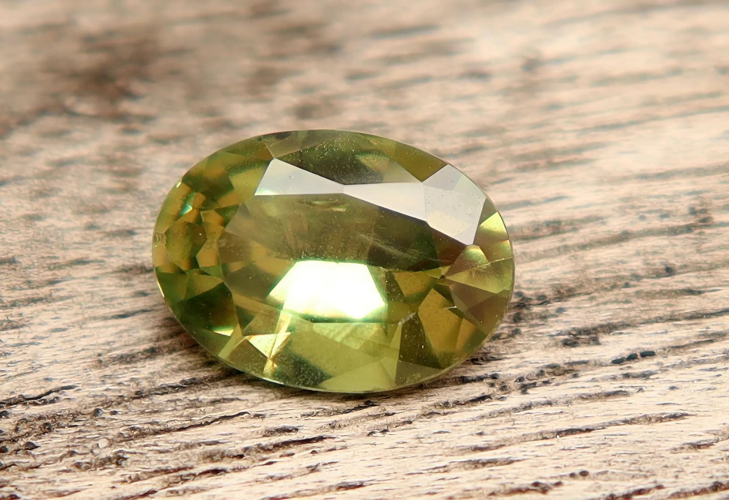 Beautiful natural green Teal Sapphire oval cut shape faceted loose gemstone 0.89 Carat for jewelry making, September birthstone