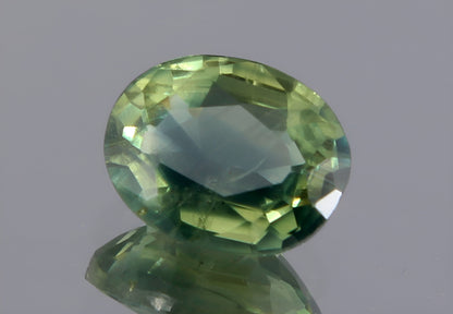 Stunning natural green Teal Sapphire oval cut shape faceted loose gemstone 0.44 Carat for jewelry making, September birthstone
